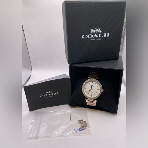 COACH PARK WOMAN WATCH 34MM
PALEROSE GOLD IONIC PLATED
STAINLESS STEEL W CRYSTAL - Picture 2 of 16